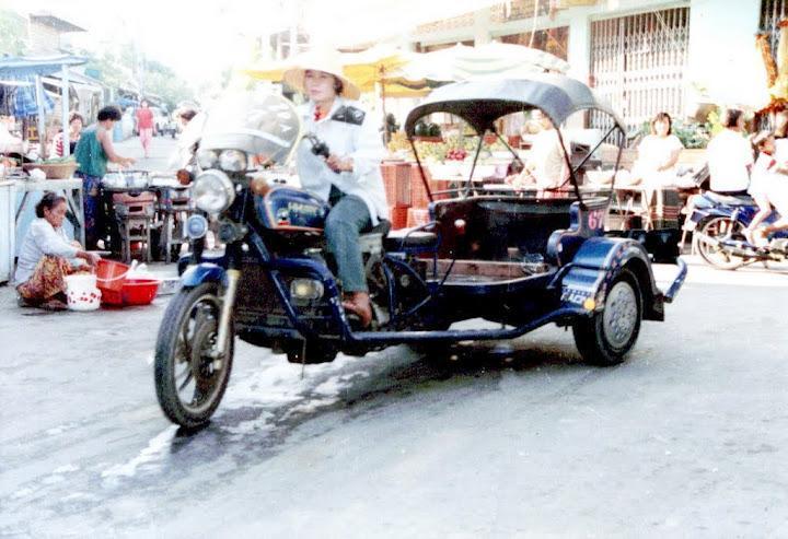 279691=10944-big%20tuktuk1.jpg