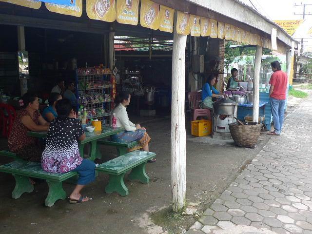 280559=11403-Paksan%20Lunch.jpg