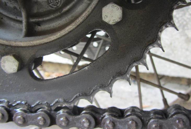 281880=11904-IMG_1794%20bent%20sprocket%20teeth.jpg