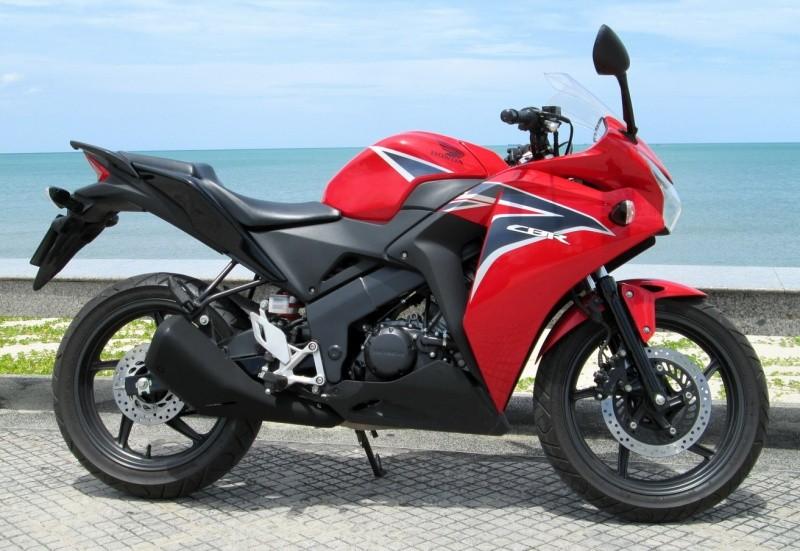 286978=14451-CBR150R.black.j.jpg