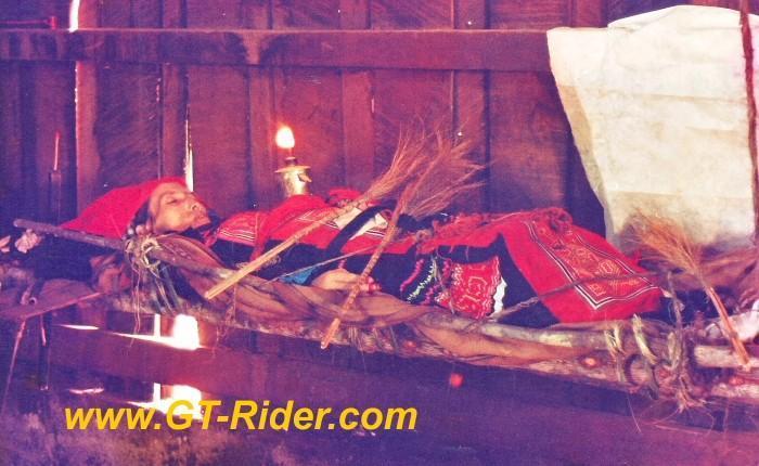 291213=16189-GTR-Hmong-Funeral-NongHoi2.jpg