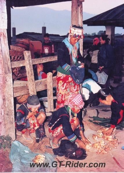 291355=16239-GTR-Laos95-MuangSingMarketB.jpg