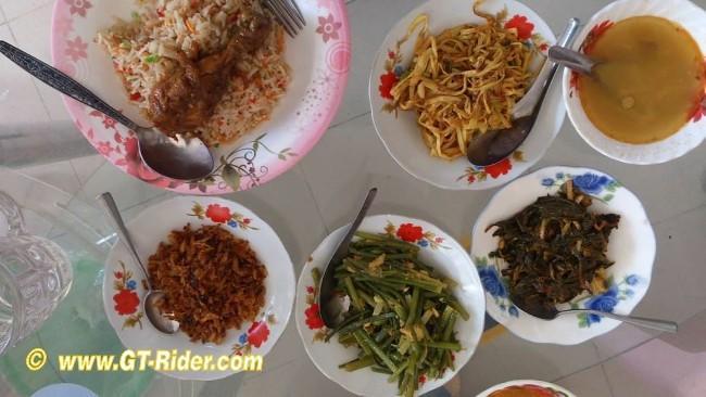 292950=16845-GTR-Dinner-Tachilek.jpg
