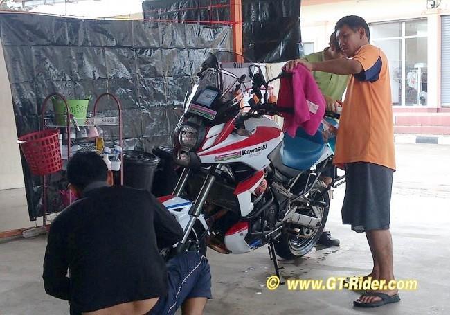 296049=18256-GTR-MaeRim-BikeWash2B.jpg
