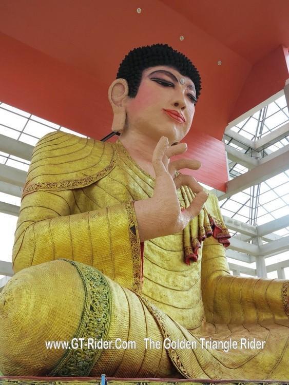 298304=18889-GTR-Wat-Mongkol-03.jpg
