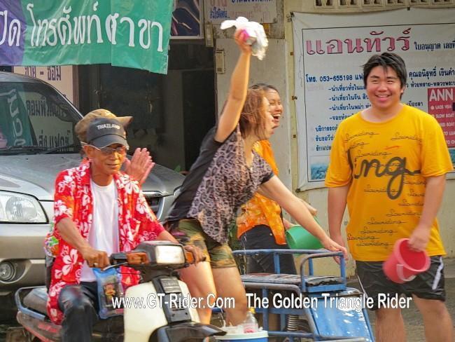 298624=18944-GTR-ChiangKhong-Songkran%2006.jpg