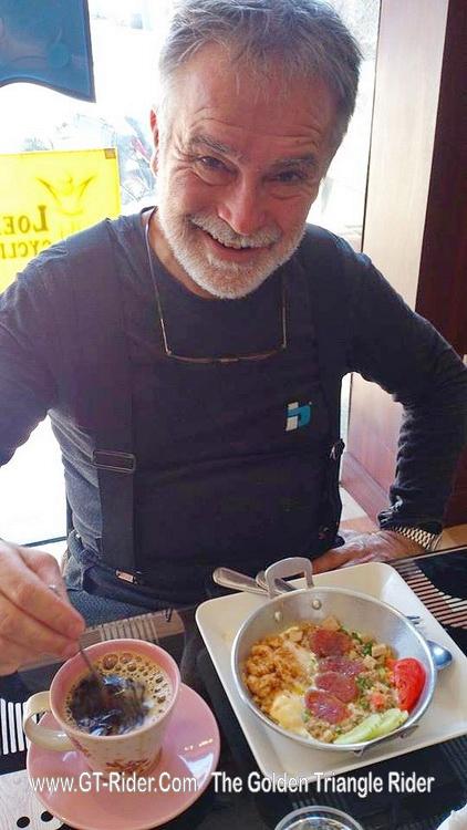 299632=19284-GTR-KingsHotelBrekky.jpg