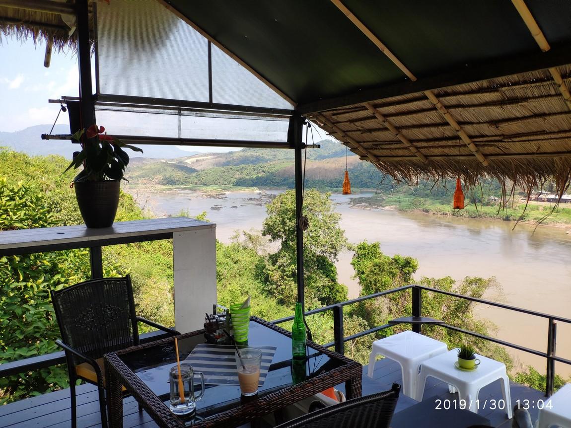 3-river-view-restaurant-chiang-khong (1).jpg