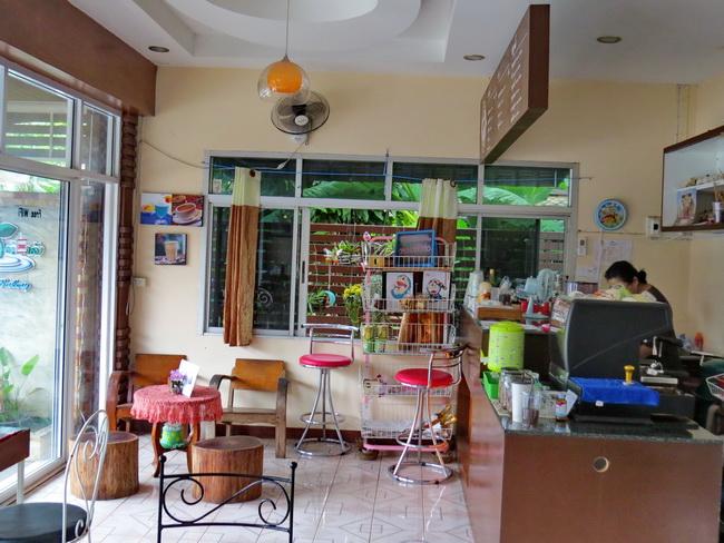 300142=19612-GTR-TNTKCoffee-MaeSarieng_03.jpg