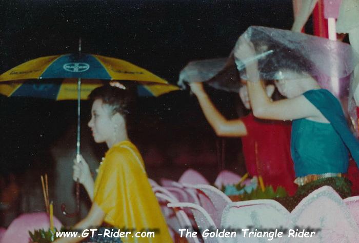305307=22160-GTR-LoyKrathongCnx-23.11.1980-01.jpg