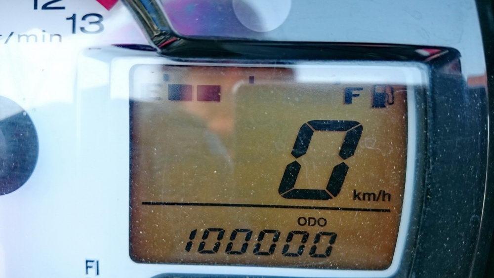 305378=22269-GTR-KawaVersys-100000kms-02B.jpg