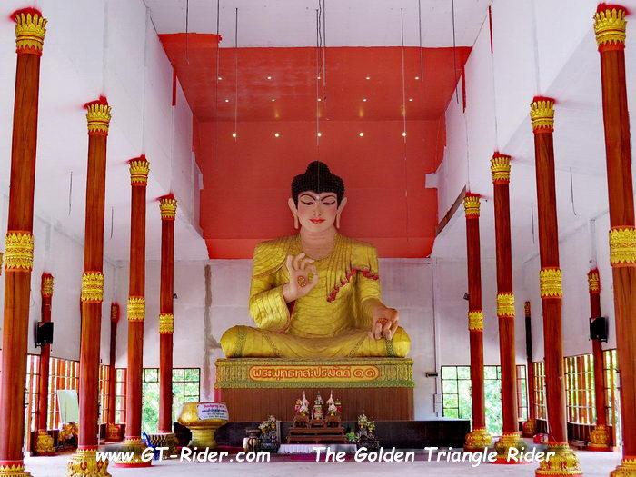 305468=22314-GTR-WatMongkhol-01.jpg