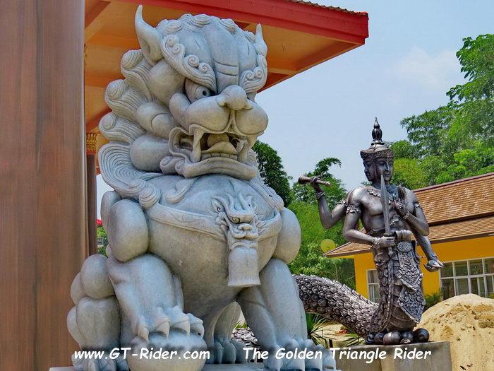 305468=22321-GTR-WatMongkhol-05.jpg