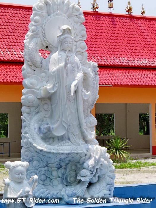305468=22323-GTR-WatMongkhol-10.jpg