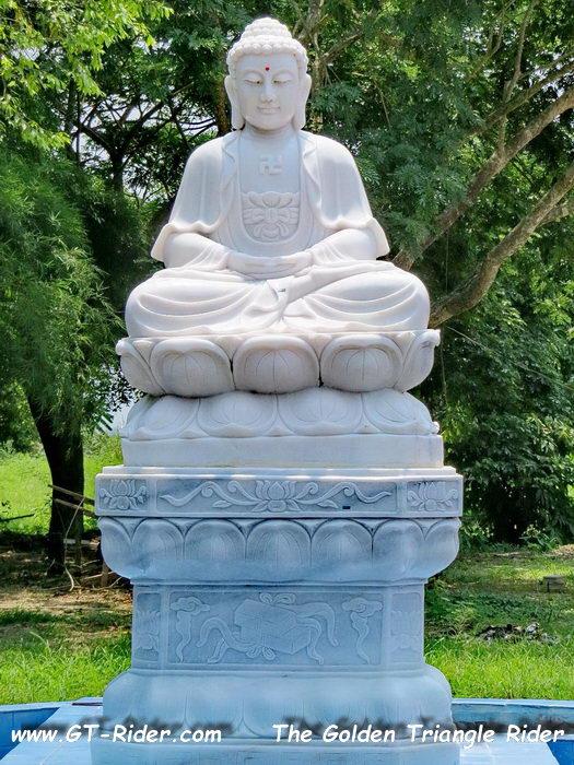 305468=22324-GTR-WatMongkhol-11.jpg
