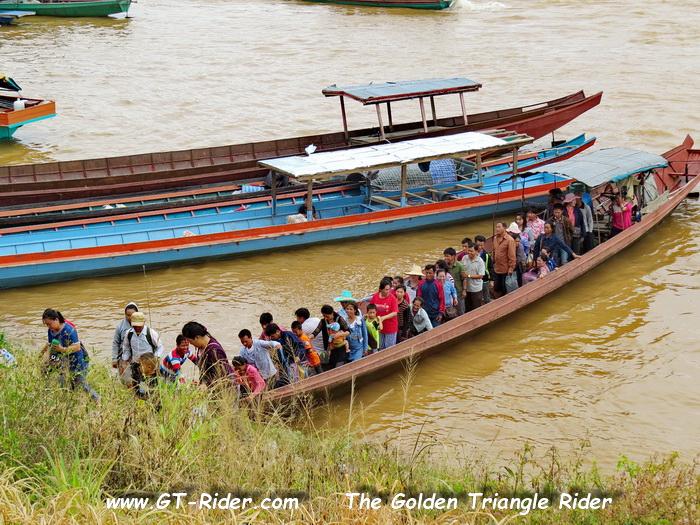 306112=22848-GTR-Laos-BanChambongMarket-02.jpg