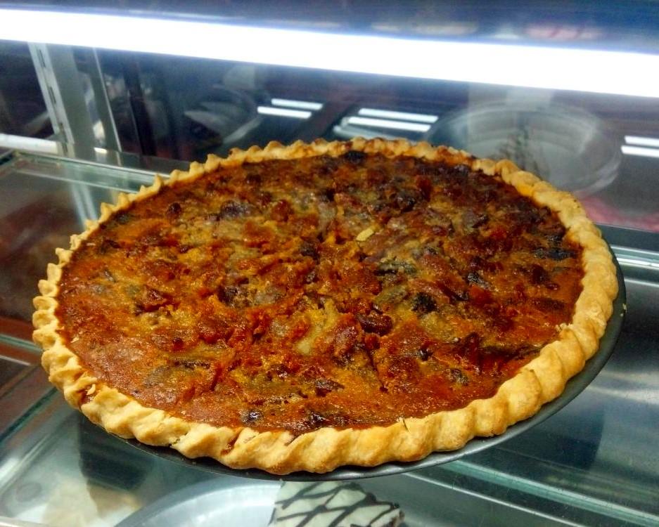 4-charin-garden-resort-pies.jpg