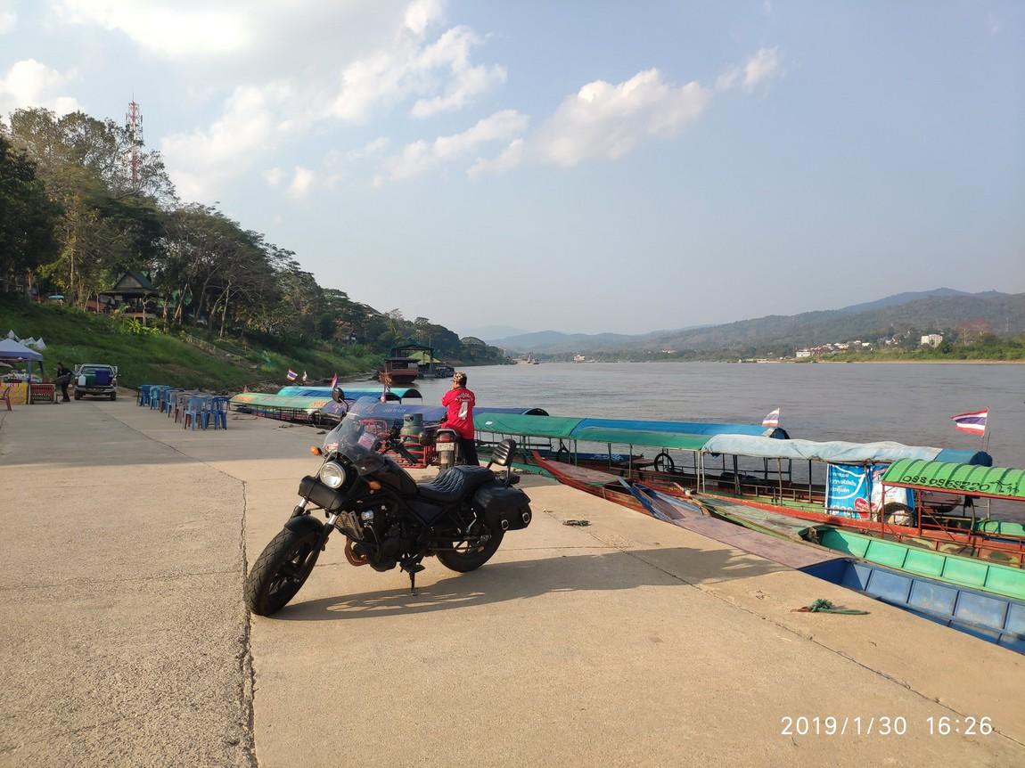 4-pier-chiang-khong (1).jpg