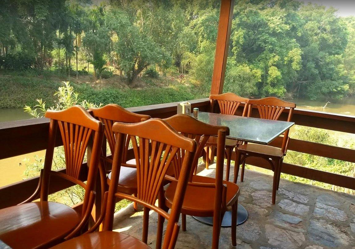 4c-charin-garden-resort-seating.jpg