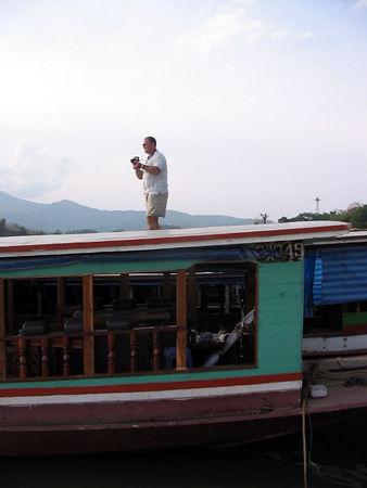 57132947-M.jpg