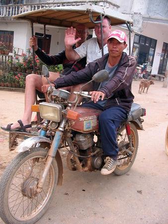 57132951-M.jpg