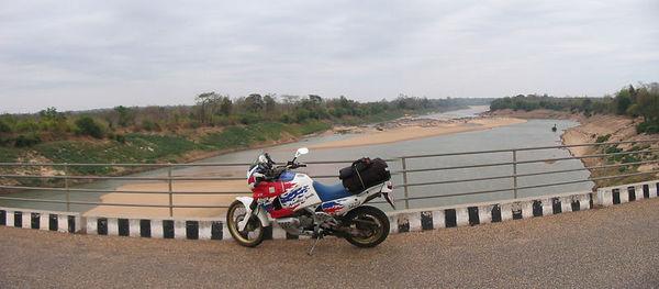 58635372-M.jpg