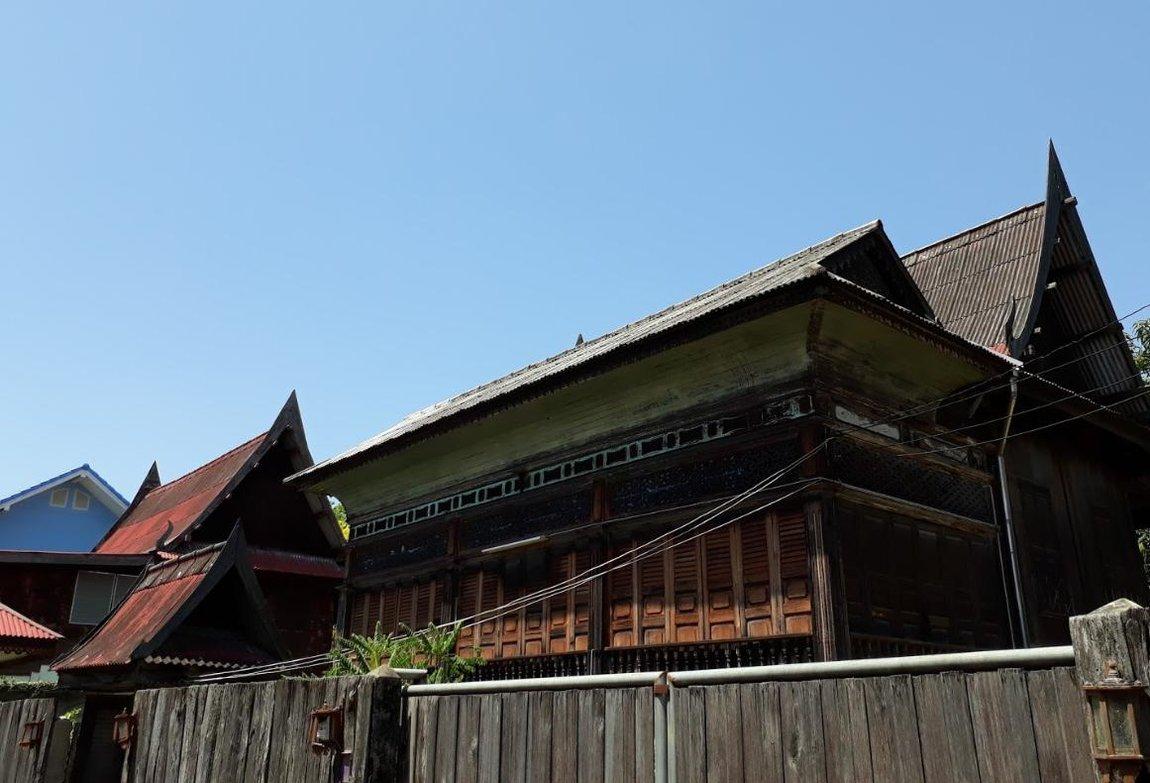 6-old-houses-trok-ban-chin.jpg