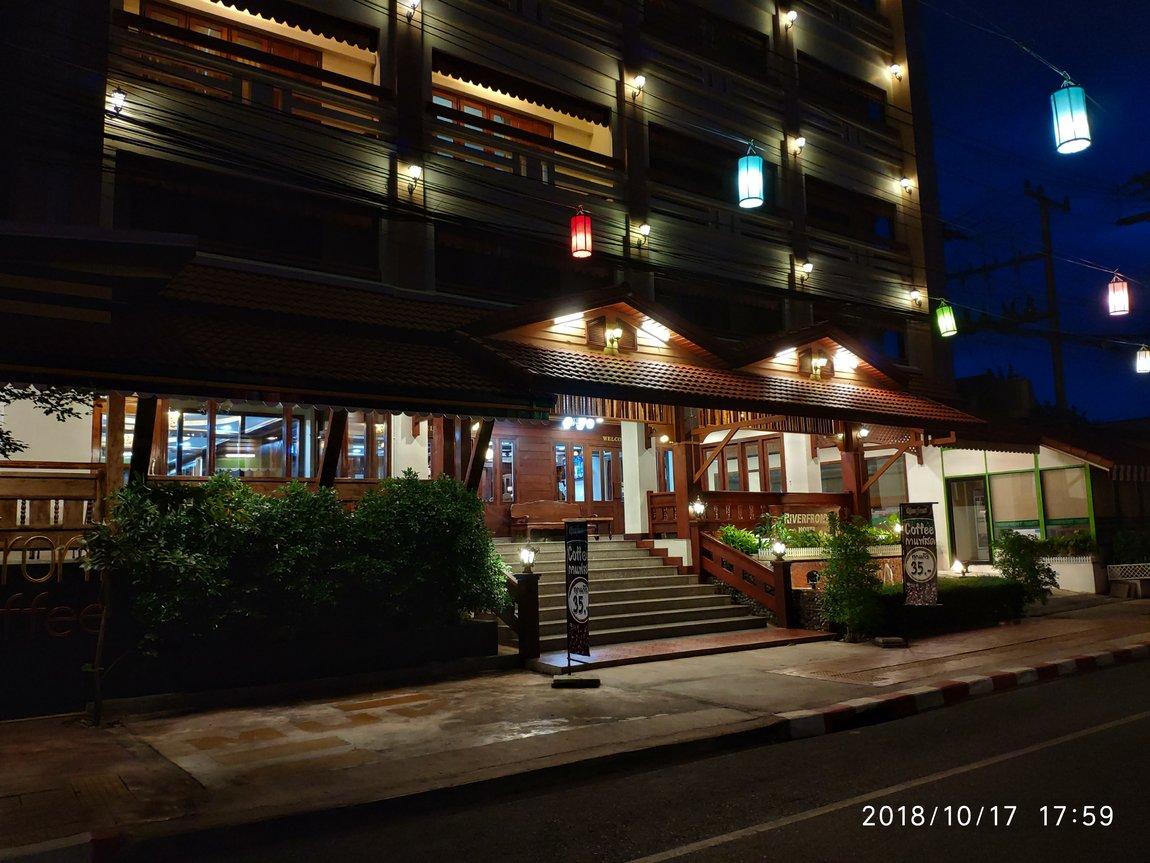 7-riverfront-hotel-mukdahan.jpg