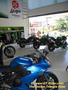 705916163_m3CRV-S.jpg