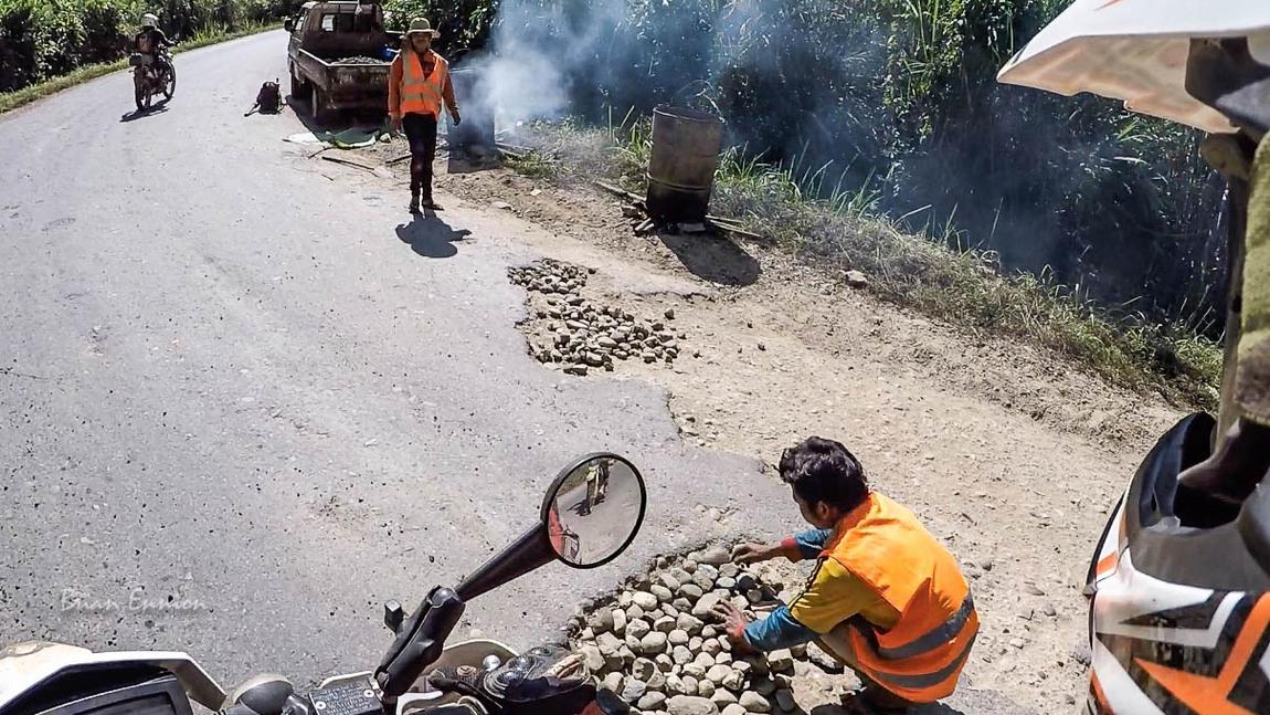 Attapue%20Viet%20Border%2018B-X2.jpg