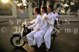 bike_burden-aodaigirls.jpg