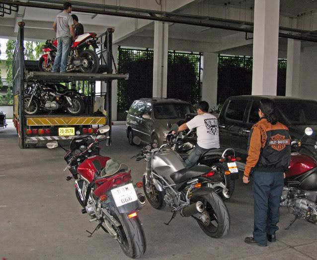 BikeTruckLR.jpg