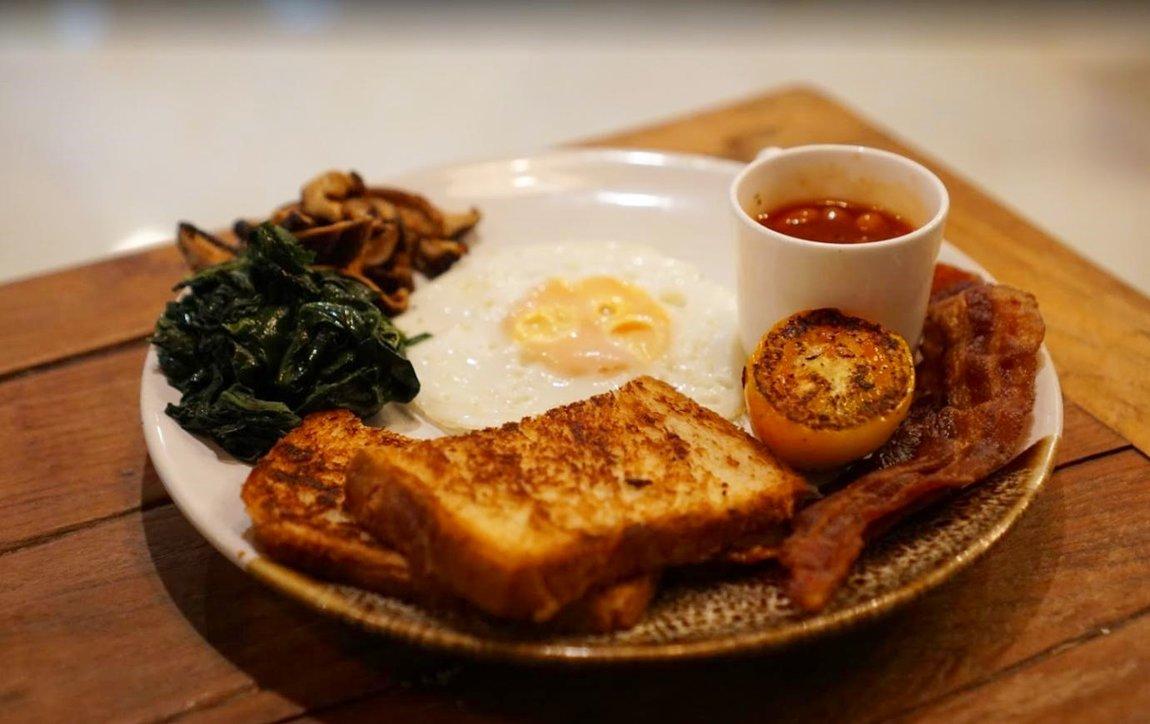 breakfast-tieng-na-coffee-bakery-tak.jpg