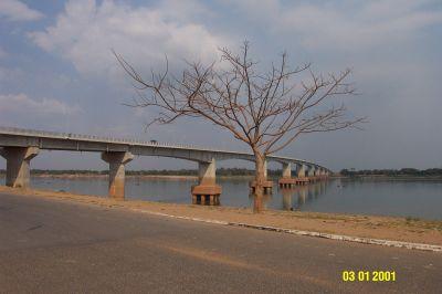 Bridge_over_Mekong.jpg