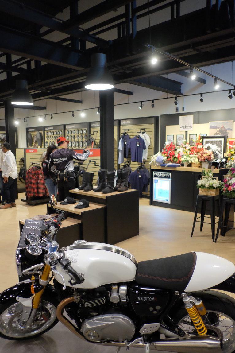 BritBikes_CM_2018_showroom_2.jpg