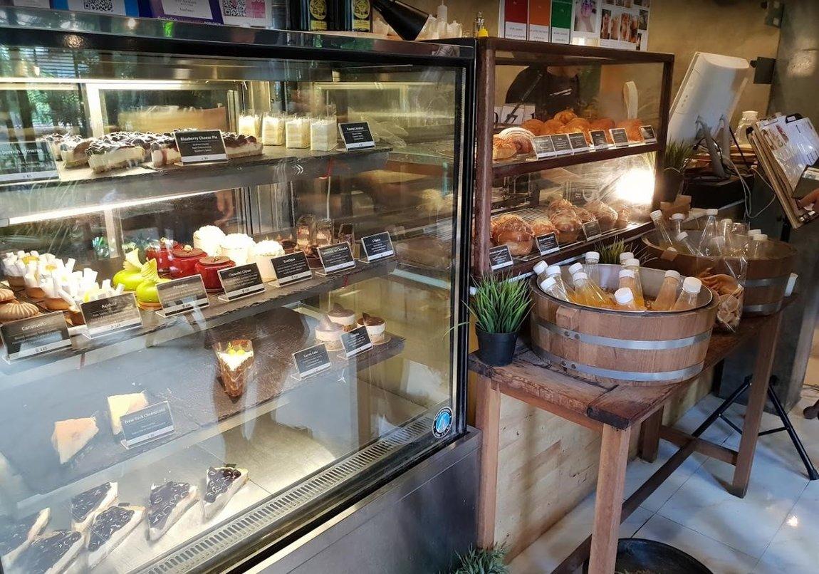 cake-pastry-tieng-na-coffee-bakery-tak.jpg