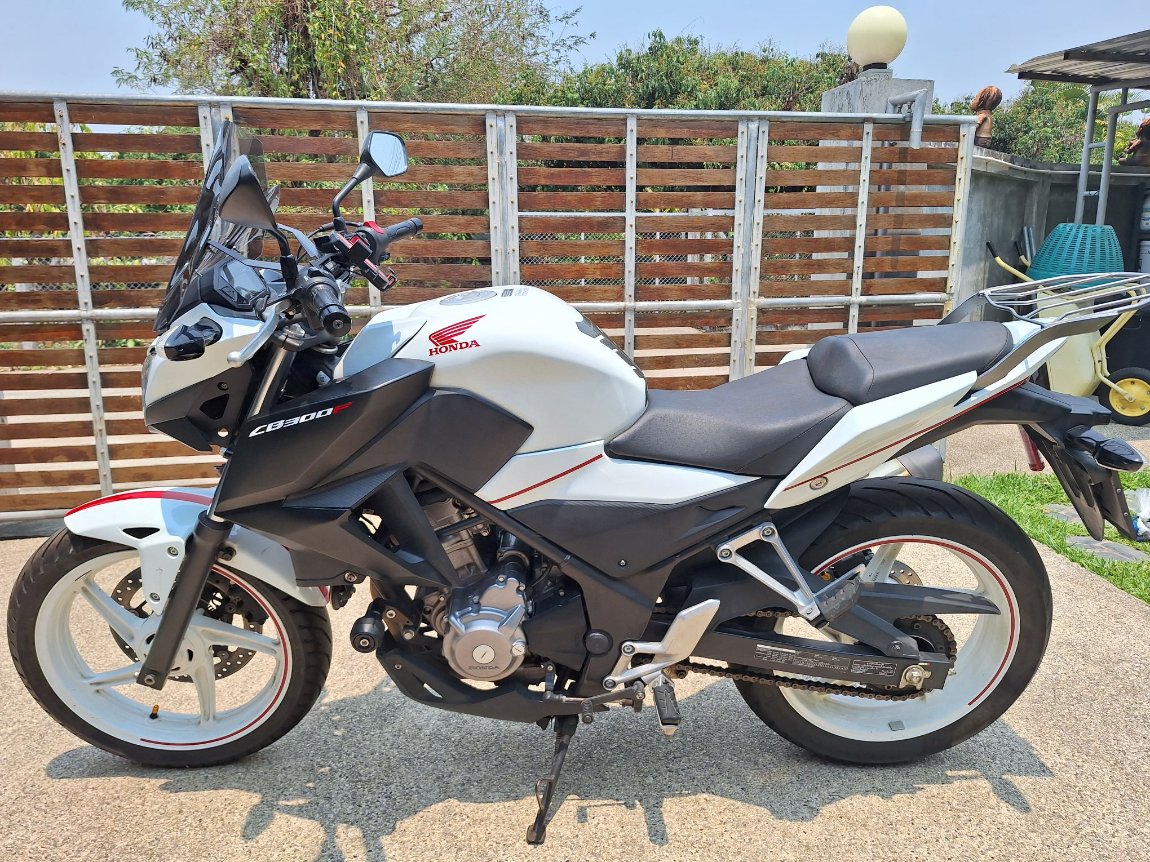 CB300F left (1).jpg