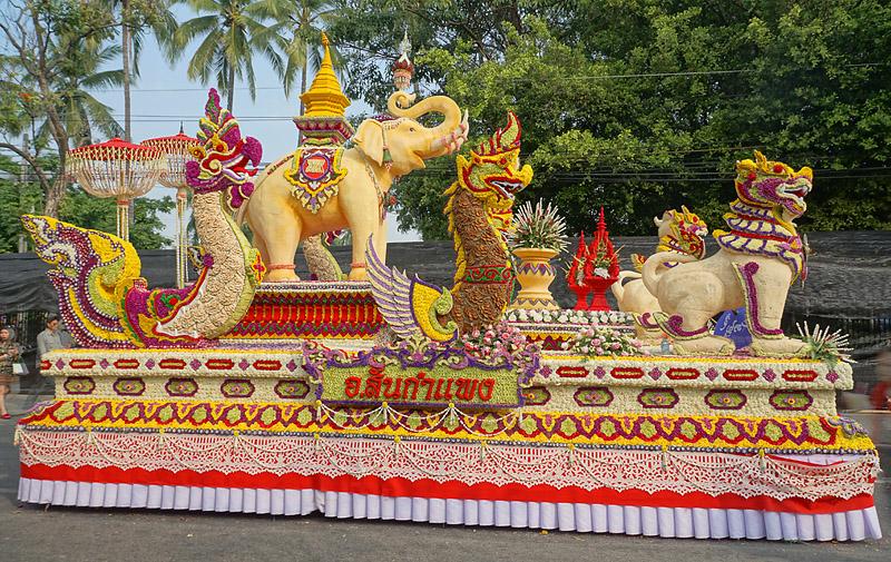 chiang-mai-flower-festival-49-small.jpg