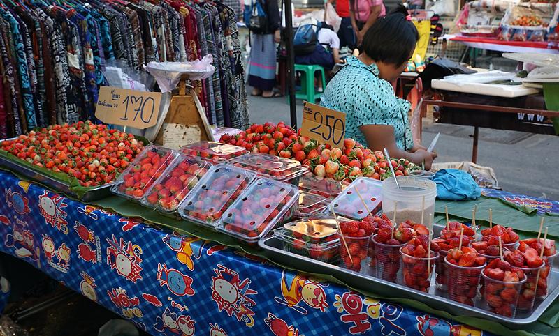 chiang-mai-strawberry-small.jpg