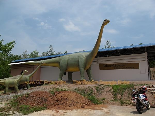 chiang-muan-dinosaur-park-002.jpg