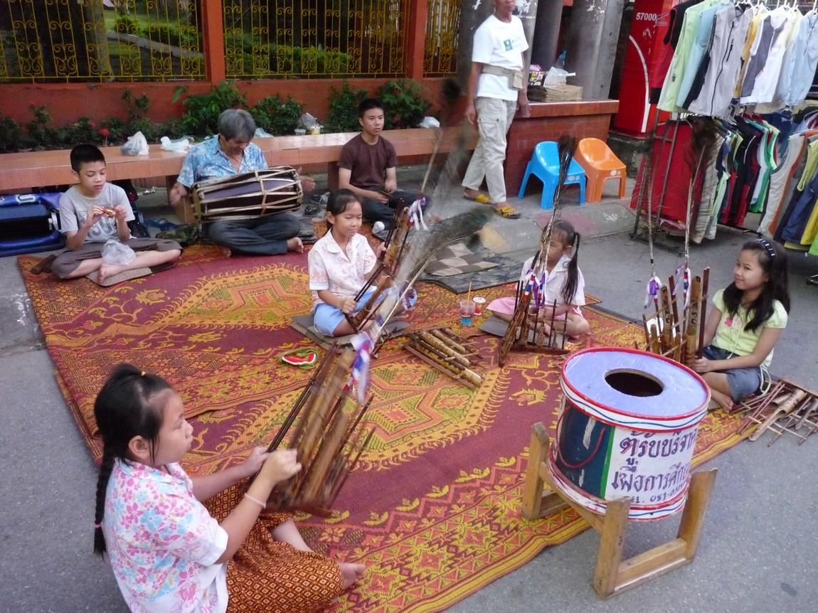chiang-rai-walking-street-market-13.jpg