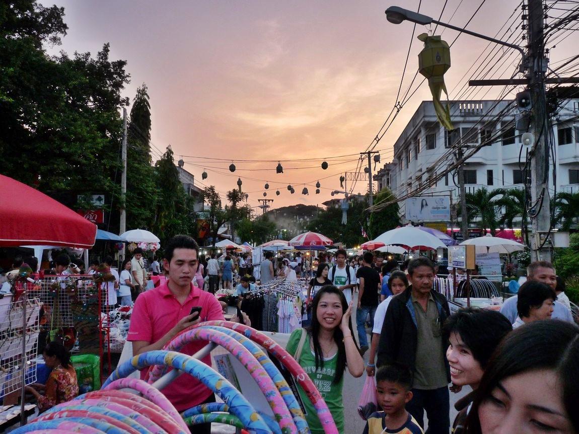 chiang-rai-walking-street-market-8.jpg