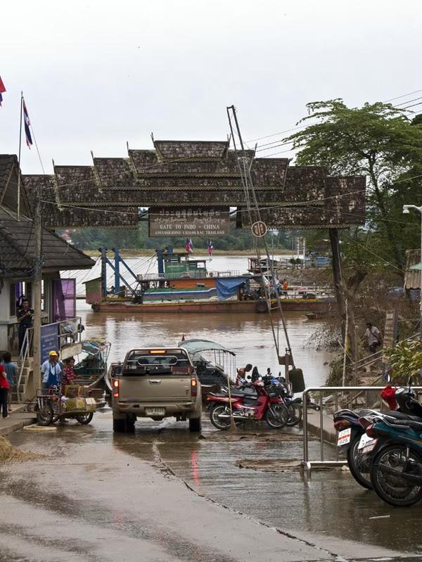 ChiangKhngLoadingLR.jpg