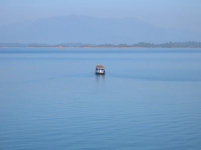 dam1.jpg