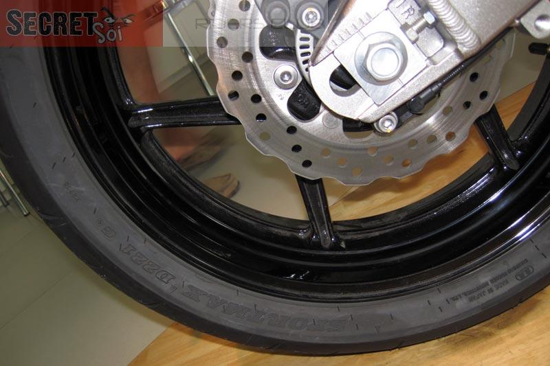 DunlopRoadmaxD221GVersys1SSR.jpg