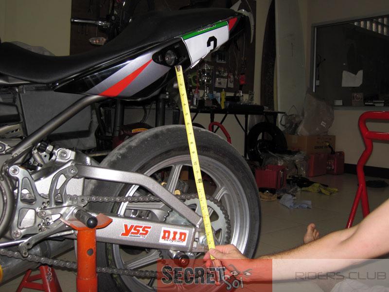 ER6nSwingarmTravelVersysShockSSR.jpg