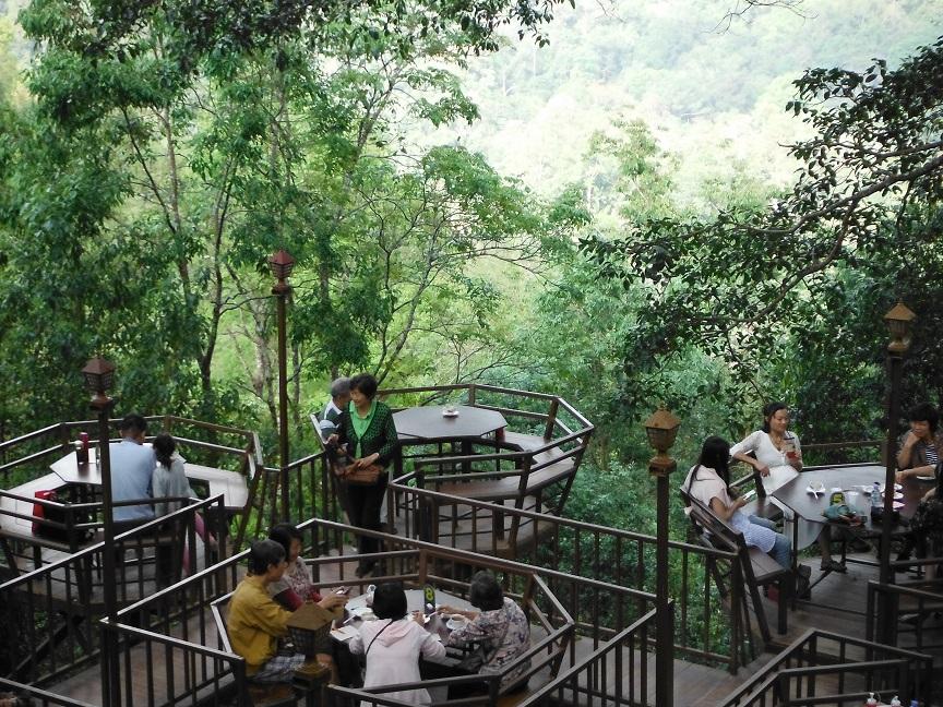 giant treehouse chiang mai (6).JPG