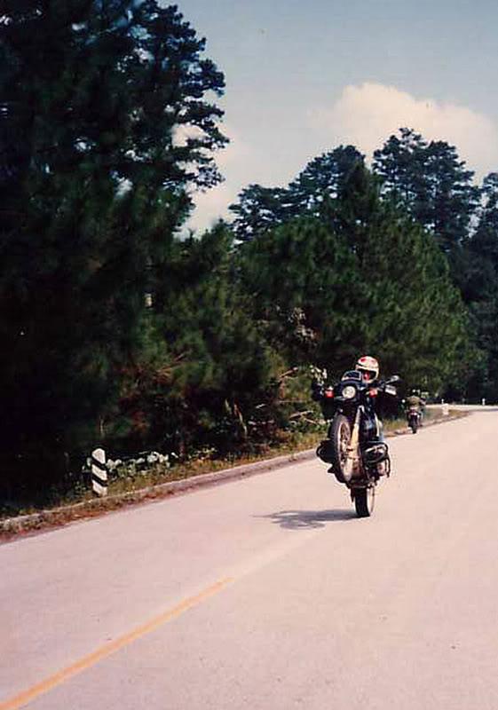 GS100Wheelie2-1.jpg