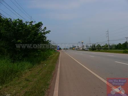 Highway2NongKhaiSthHeadingNorth3.jpg