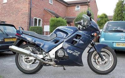 HondaVFR750-1986-1.jpg
